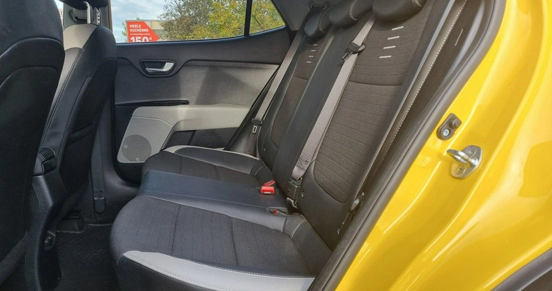Kia Stonic cena 62700 przebieg: 64800, rok produkcji 2018 z Błaszki małe 301